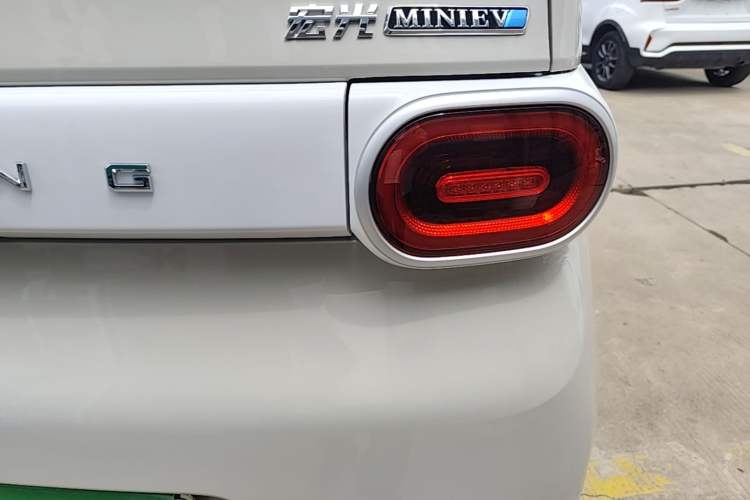 Used Wuling Hongguang MINIEV 2024 3rd Generation 215km Youth Edition Right Rear Taillight