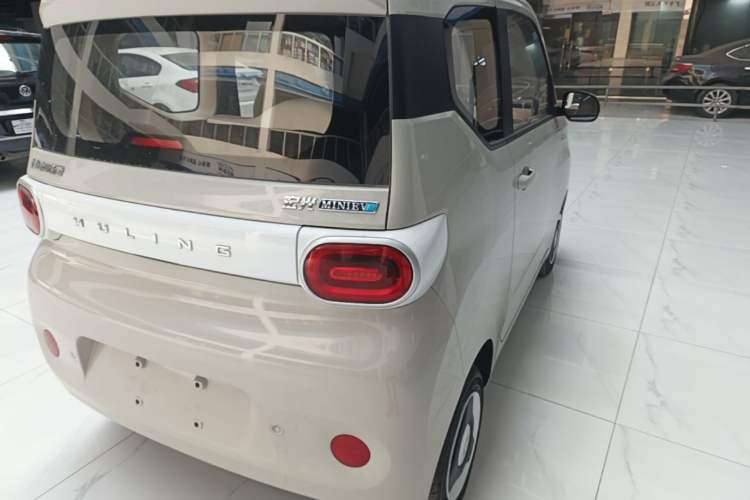 Used Wuling Hongguang MINIEV 2024 3rd Generation 215km Youth Edition Right Rear Taillight