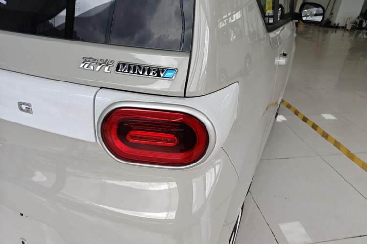 Used Wuling Hongguang MINIEV 2024 3rd Generation 215km Youth Edition Right Rear Taillight