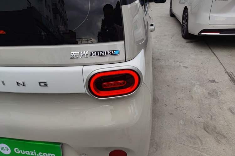 Used Wuling Hongguang MINIEV 2024 3rd Generation 215km Youth Edition Right Rear Taillight