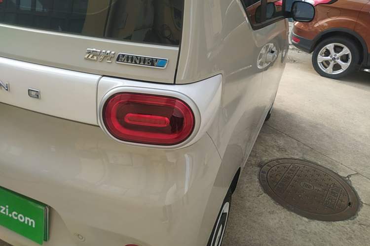 Used Wuling Hongguang MINIEV 2024 3rd Generation 215km Youth Edition Right Rear Taillight