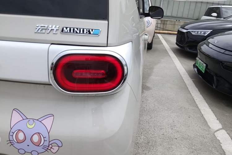 Used Wuling Hongguang MINIEV 2024 3rd Generation 215km Advanced Version Right Rear Taillight