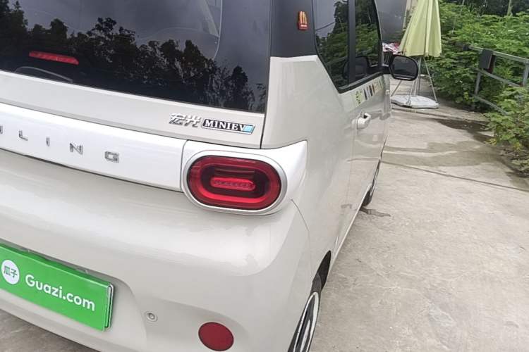 Used Wuling Hongguang MINIEV 2024 3rd Generation 215km Youth Edition Right Rear Taillight