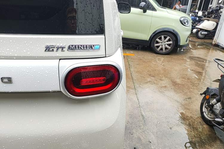 Used Wuling Hongguang MINIEV 2024 3rd Generation 215km Youth Edition Right Rear Taillight