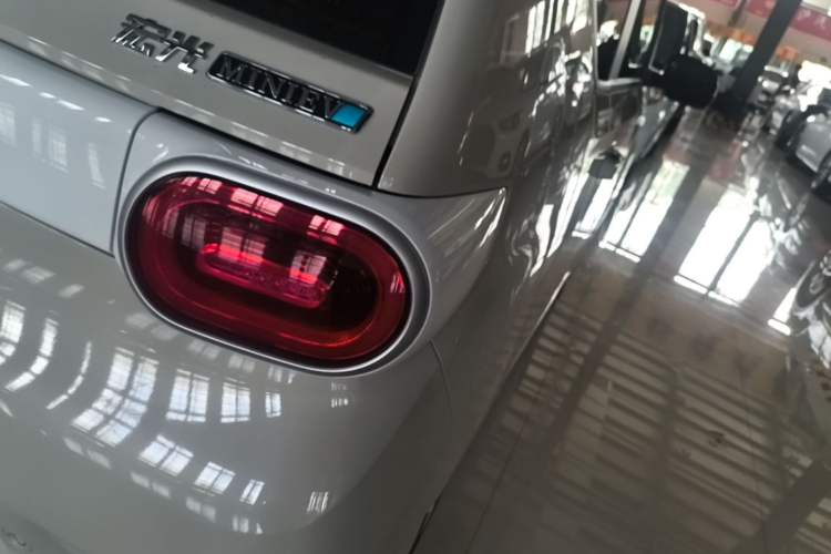 Used Wuling Hongguang MINIEV 2024 3rd Generation 215km Youth Edition Right Rear Taillight