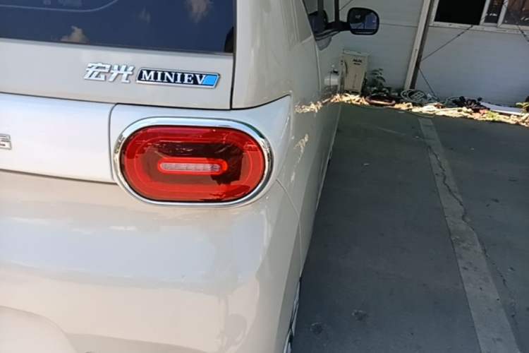 Used Wuling Hongguang MINIEV 2024 3rd Generation 215km Advanced Version Right Rear Taillight