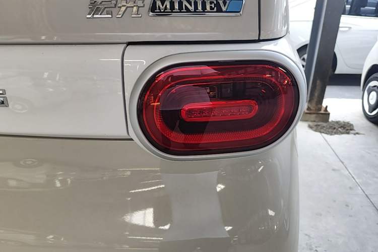 Used Wuling Hongguang MINIEV 2024 3rd Generation 215km Youth Edition Right Rear Taillight