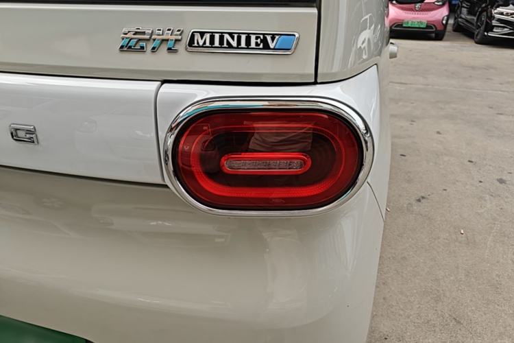 Used Wuling Hongguang MINIEV 2024 3rd Generation 215km Advanced Version Right Rear Taillight