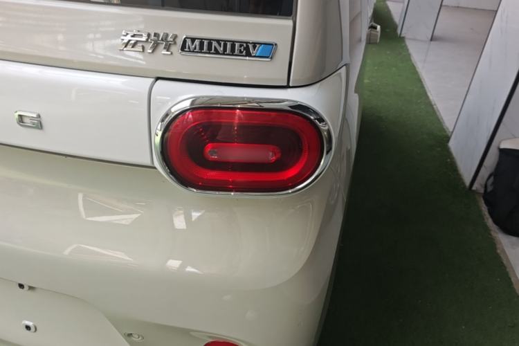 Used Wuling Hongguang MINIEV 2024 3rd Generation 215km Advanced Version Right Rear Taillight