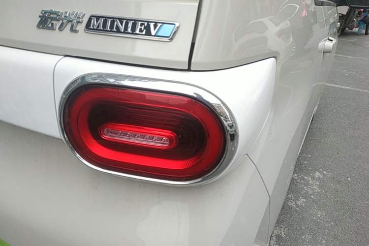 Used Wuling Hongguang MINIEV 2024 3rd Generation 215km Advanced Version Right Rear Taillight