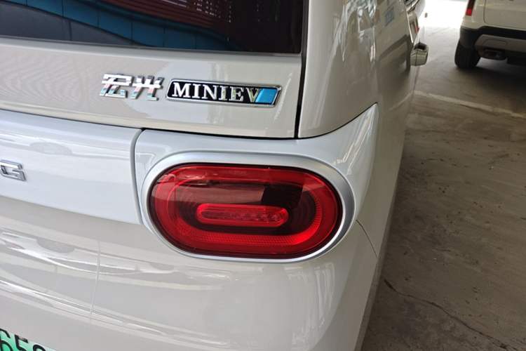 Used Wuling Hongguang MINIEV 2024 3rd Generation 215km Youth Edition Right Rear Taillight