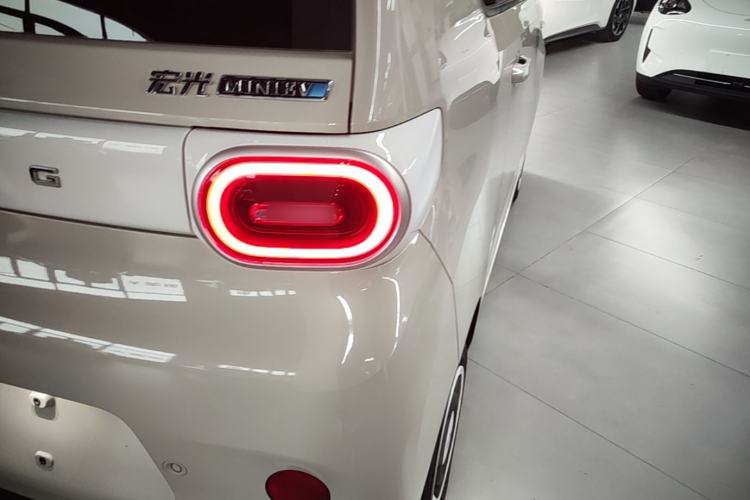 Used Wuling Hongguang MINIEV 2024 3rd Generation 215km Youth Edition Right Rear Taillight