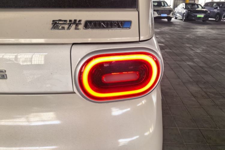 Used Wuling Hongguang MINIEV 2024 3rd Generation 215km Advanced Version Right Rear Taillight