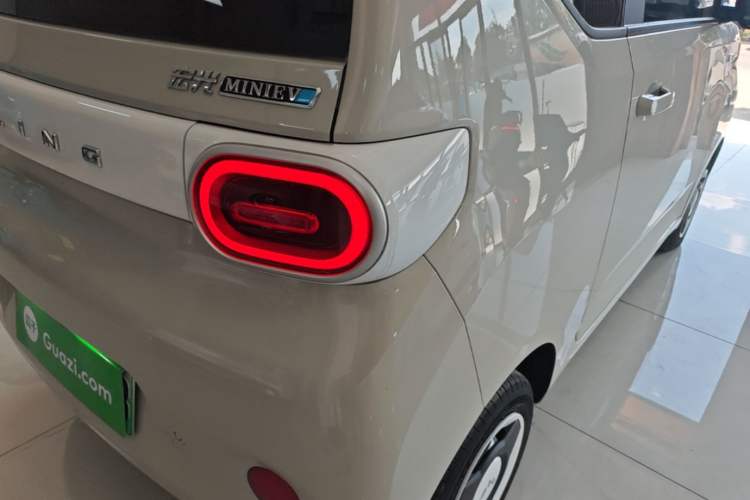 Used Wuling Hongguang MINIEV 2024 3rd Generation 215km Youth Edition Right Rear Taillight