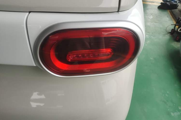 Used Wuling Hongguang MINIEV 2024 3rd Generation 215km Youth Edition Right Rear Taillight