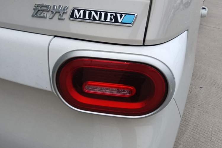 Used Wuling Hongguang MINIEV 2024 3rd Generation 215km Youth Edition Right Rear Taillight