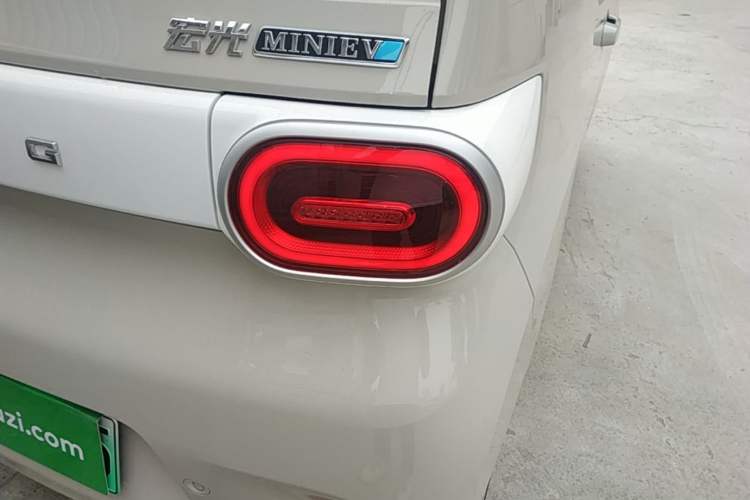 Used Wuling Hongguang MINIEV 2024 3rd Generation 215km Youth Edition Right Rear Taillight