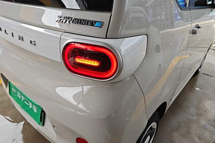 Used Wuling Hongguang MINIEV 2024 3rd Generation 215km Youth Edition Right Rear Taillight