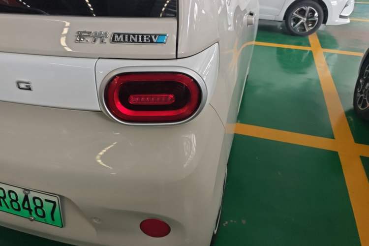 Used Wuling Hongguang MINIEV 2024 3rd Generation 215km Youth Edition Right Rear Taillight