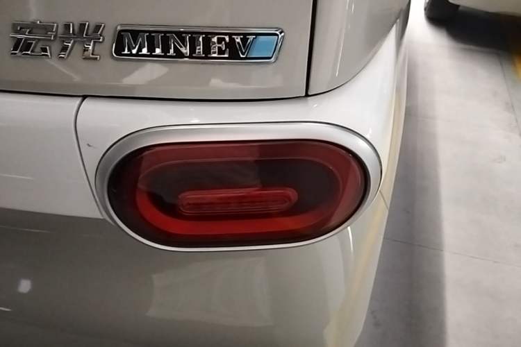 Used Wuling Hongguang MINIEV 2024 3rd Generation 215km Youth Edition Right Rear Taillight