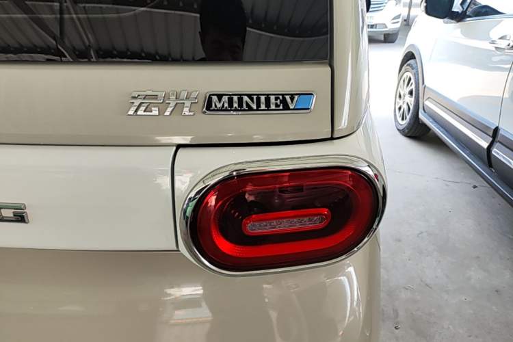 Used Wuling Hongguang MINIEV 2024 3rd Generation 215km Advanced Version Right Rear Taillight
