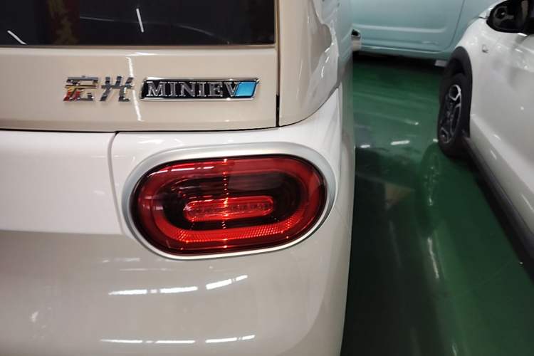 Used Wuling Hongguang MINIEV 2024 3rd Generation 215km Youth Edition Right Rear Taillight