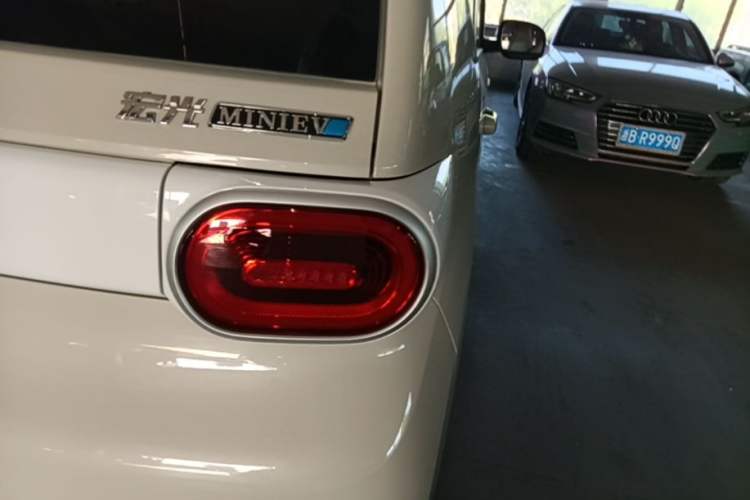 Used Wuling Hongguang MINIEV 2024 3rd Generation 215km Youth Edition Right Rear Taillight