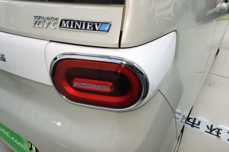 Used Wuling Hongguang MINIEV 2024 3rd Generation 215km Advanced Version Right Rear Taillight