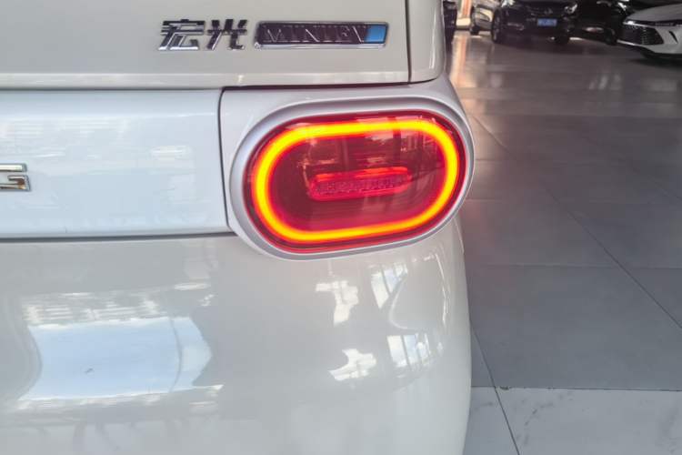 Used Wuling Hongguang MINIEV 2024 3rd Generation 215km Youth Edition Right Rear Taillight