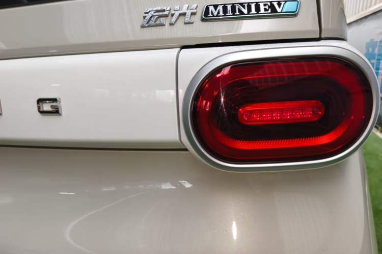 Used Wuling Hongguang MINIEV 2024 3rd Generation 215km Youth Edition Right Rear Taillight
