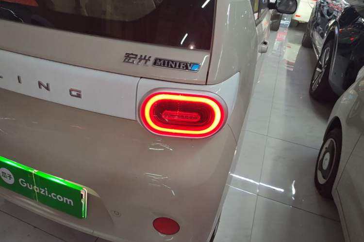 Used Wuling Hongguang MINIEV 2024 3rd Generation 215km Youth Edition Right Rear Taillight