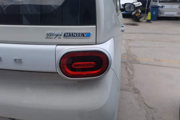 Used Wuling Hongguang MINIEV 2024 3rd Generation 215km Youth Edition Right Rear Taillight