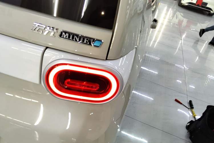 Used Wuling Hongguang MINIEV 2024 3rd Generation 215km Youth Edition Right Rear Taillight
