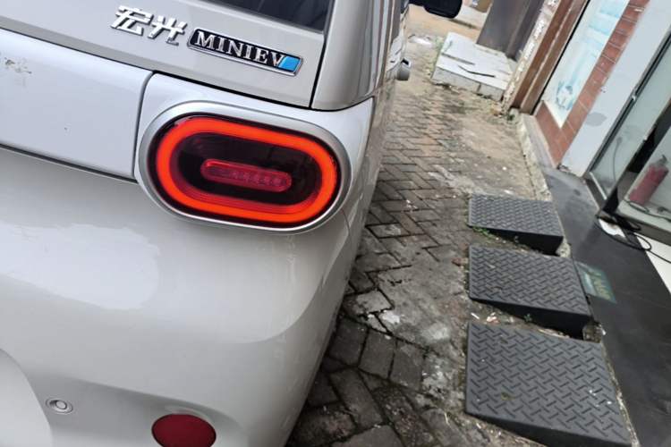 Used Wuling Hongguang MINIEV 2024 3rd Generation 215km Youth Edition Right Rear Taillight