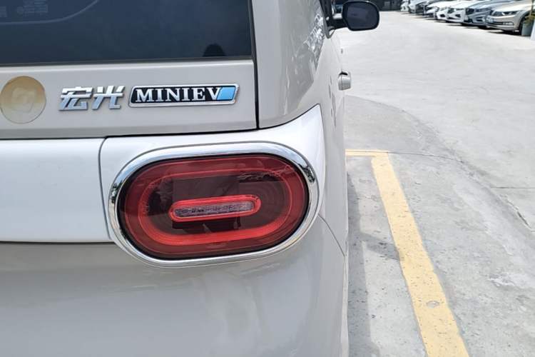Used Wuling Hongguang MINIEV 2024 3rd Generation 215km Advanced Version Right Rear Taillight