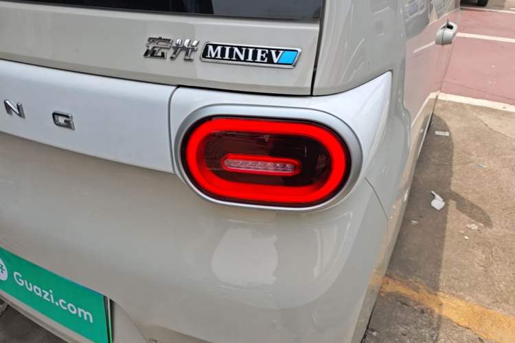 Used Wuling Hongguang MINIEV 2024 3rd Generation 215km Youth Edition Right Rear Taillight