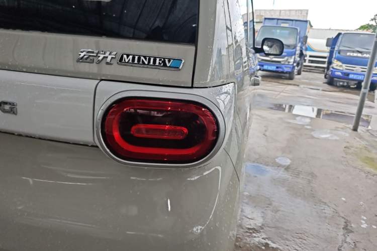 Used Wuling Hongguang MINIEV 2024 3rd Generation 215km Youth Edition Right Rear Taillight