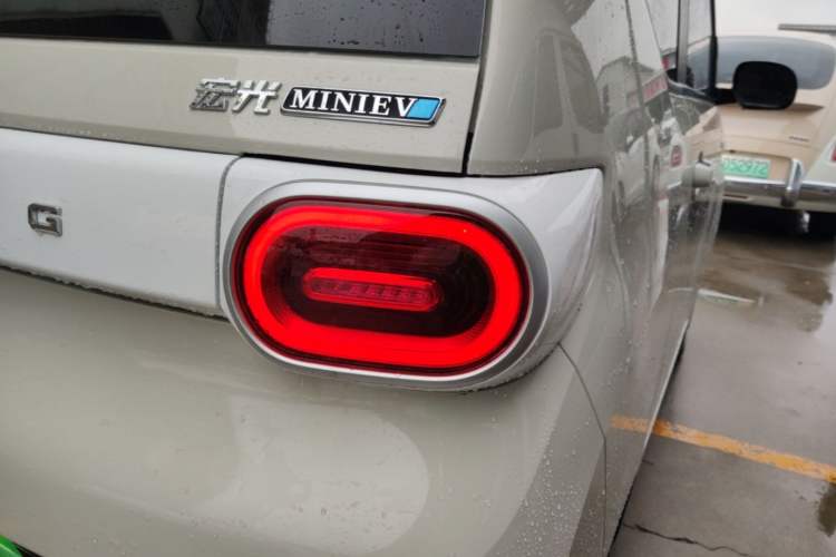 Used Wuling Hongguang MINIEV 2024 3rd Generation 215km Youth Edition Right Rear Taillight