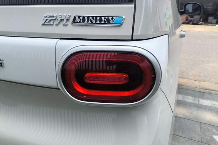 Used Wuling Hongguang MINIEV 2024 3rd Generation 215km Youth Edition Right Rear Taillight