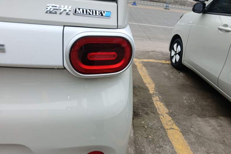 Used Wuling Hongguang MINIEV 2024 3rd Generation 215km Youth Edition Right Rear Taillight