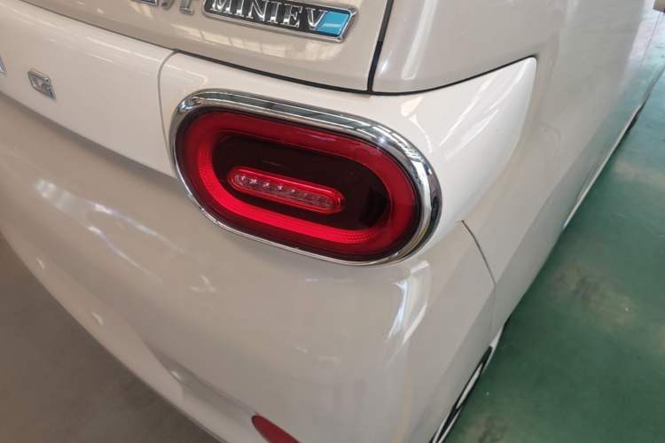 Used Wuling Hongguang MINIEV 2024 3rd Generation 170 km Right Rear Taillight