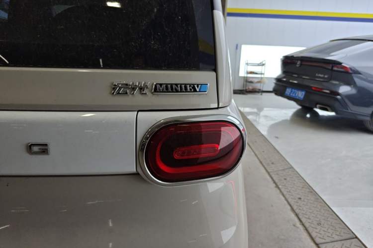 Used Wuling Hongguang MINIEV 2024 3rd Generation 215km Advanced Version Right Rear Taillight