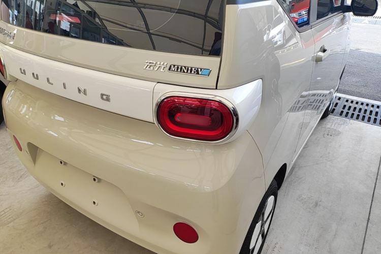 Used Wuling Hongguang MINIEV 2024 3rd Generation 215km Advanced Version Right Rear Taillight