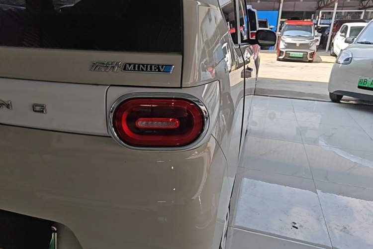 Used Wuling Hongguang MINIEV 2024 3rd Generation 215km Advanced Version Right Rear Taillight