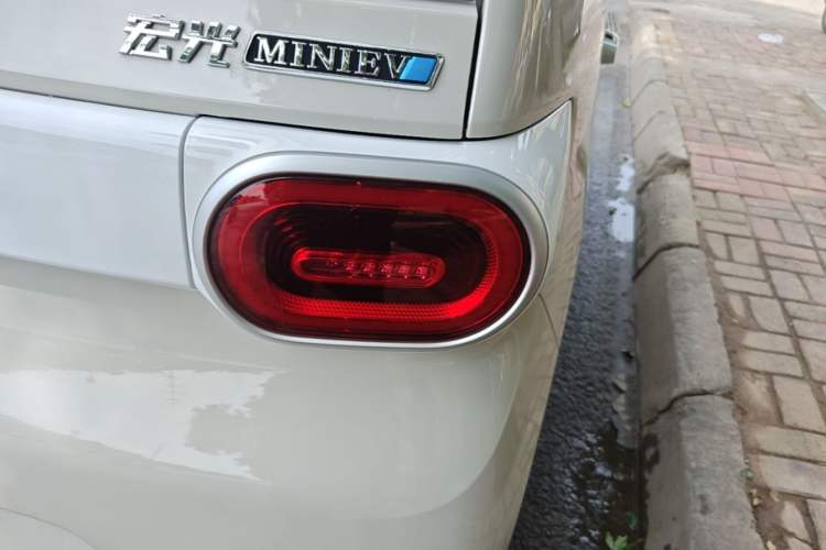 Used Wuling Hongguang MINIEV 2024 3rd Generation 215km Youth Edition Right Rear Taillight