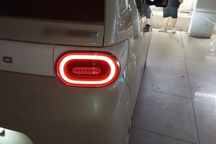 Used Wuling Hongguang MINIEV 2024 3rd Generation 215km Advanced Version Right Rear Taillight
