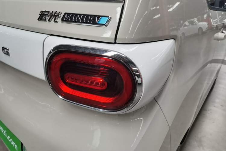 Used Wuling Hongguang MINIEV 2024 3rd Generation 215km Advanced Version Right Rear Taillight