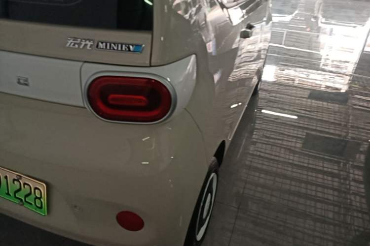 Used Wuling Hongguang MINIEV 2024 3rd Generation 215km Youth Edition Right Rear Taillight
