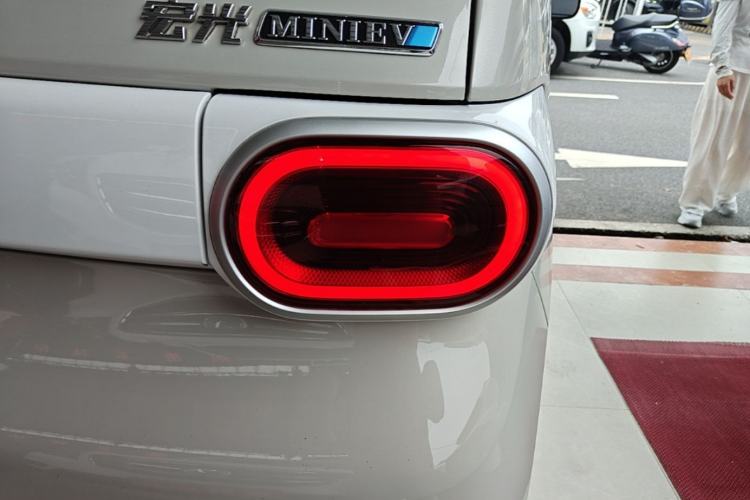 Used Wuling Hongguang MINIEV 2024 3rd Generation 215km Youth Edition Right Rear Taillight