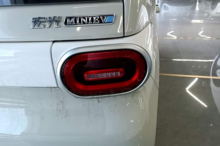 Used Wuling Hongguang MINIEV 2024 3rd Generation 215km Youth Edition Right Rear Taillight